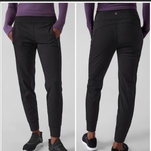 NWT Athleta Rainier Jogger Black M